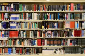 「みんな本を読めって言うけど、そんなに必要ですか?」が、物議に。真夜中の独り言 #44