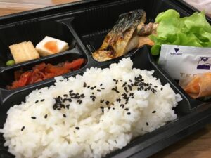 5日弁当箱放置した子に「自分で洗うか小遣いで買え」と選択肢を与えた結果→
