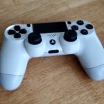 プレステ4の純正コントローラー壊れる。代用品を探せの巻。