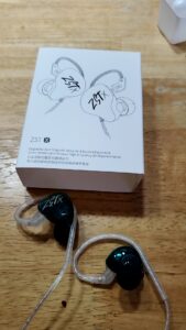 【KZ ZSTX】 ハイレゾ対応の格安中華イヤホンが、かなり良かった件【レビュー】