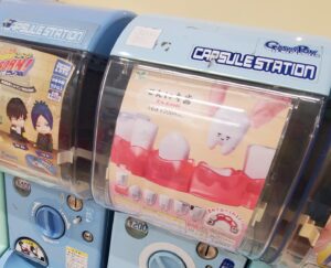 「こんにち歯」前歯が抜けたのを盛大にいじられるの巻